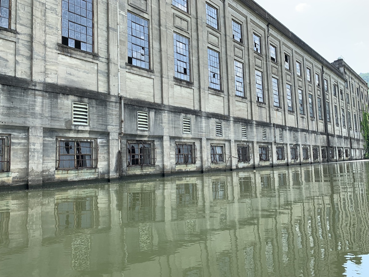 Old flooded building on Nickajack Lake